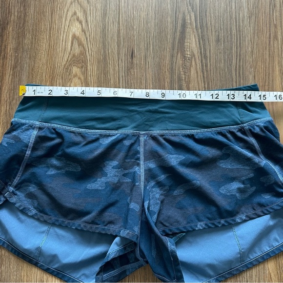 Lululemon 4" Run Times Speed Shorts Lotus Camo Oil Slick Blue Size 6 HTF Rare - Picture 9 of 13